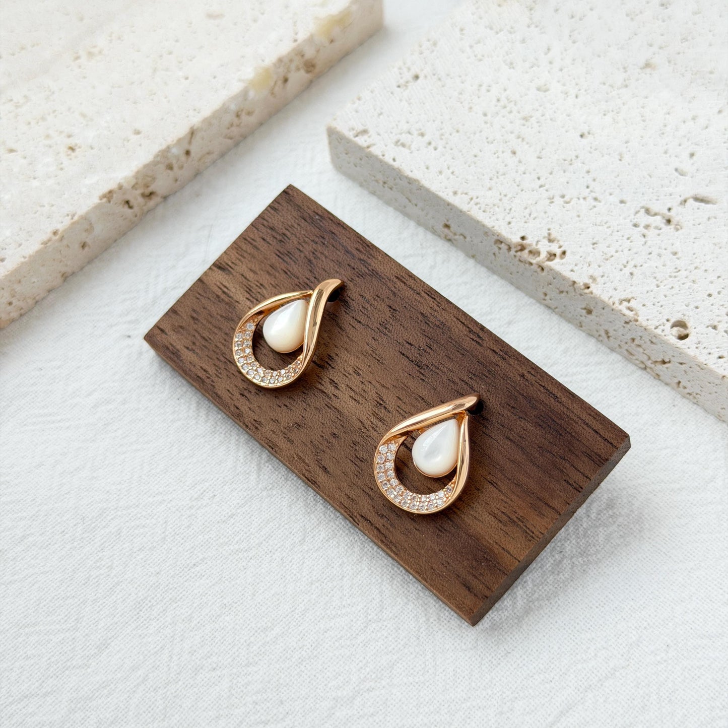 18K Gold Teardrop Mother-of-pearl CZ Stud Earrings,Minimalist Dainty White Pearl Earrings Studs,Wedding Bridal Jewelry,Birthday Gift For Her