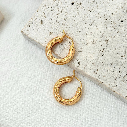 gold hoop earrings hammered design huggie earrings for everyday wear